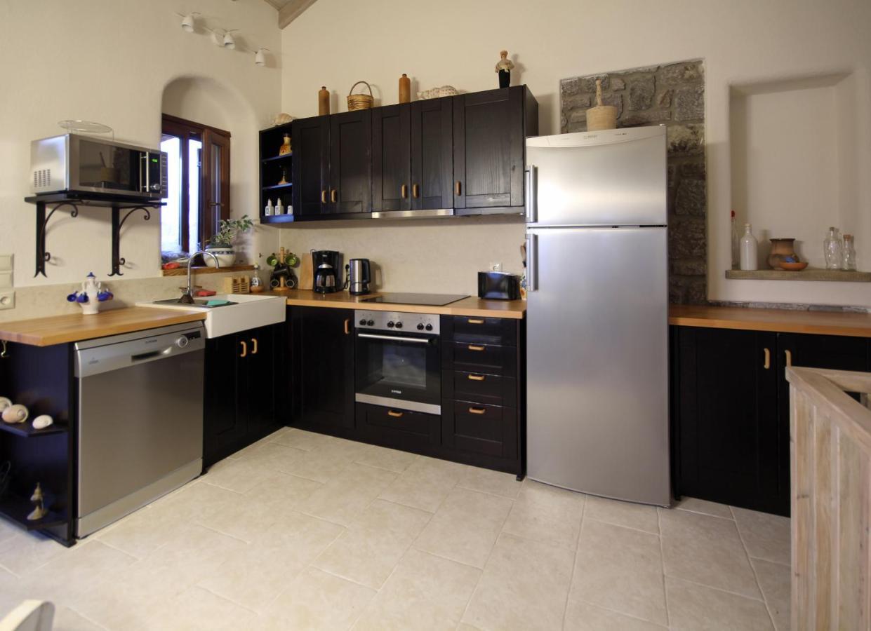Grand View Afrodite Митимна Екстериор снимка