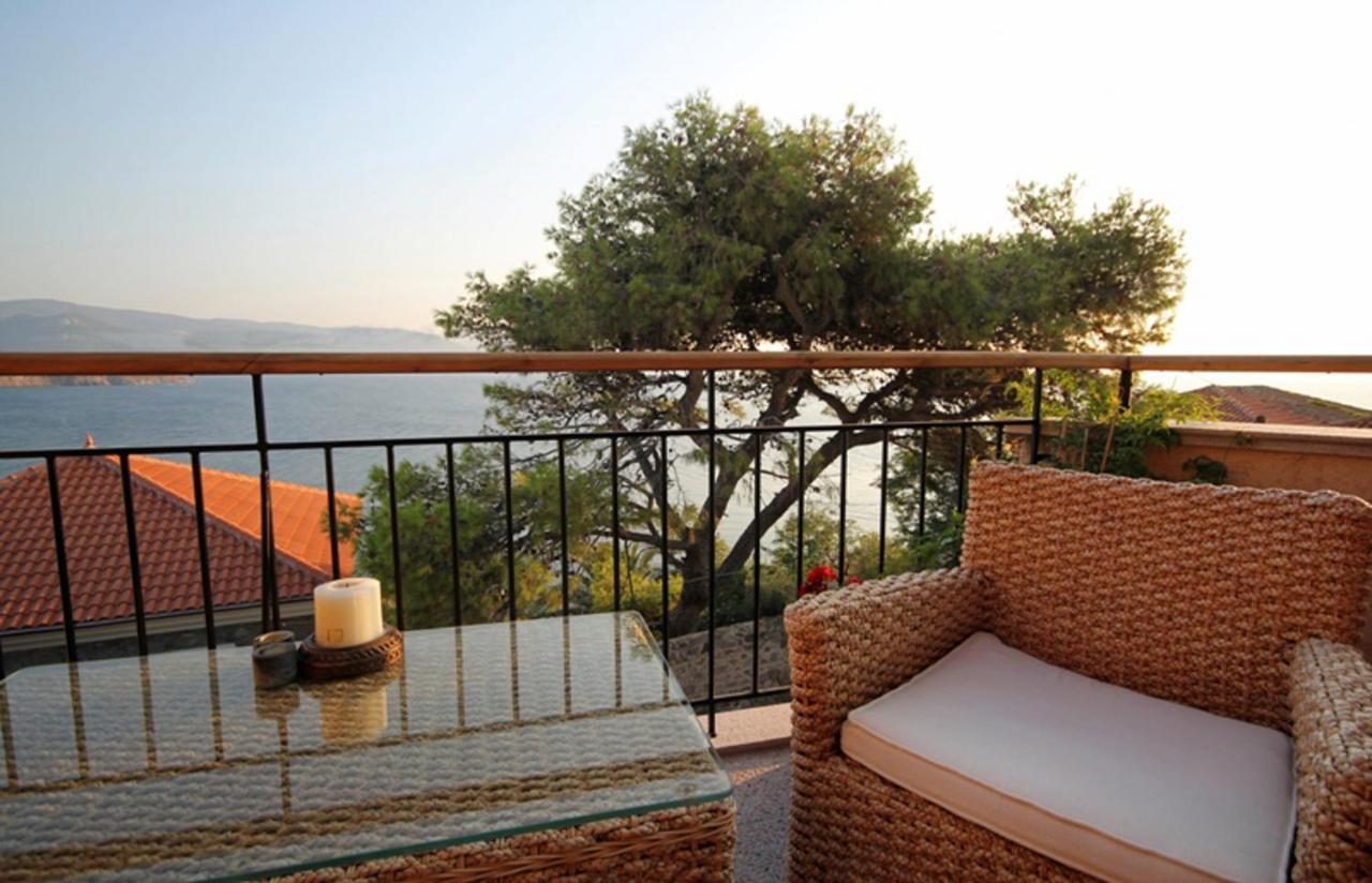 Grand View Afrodite Митимна Екстериор снимка